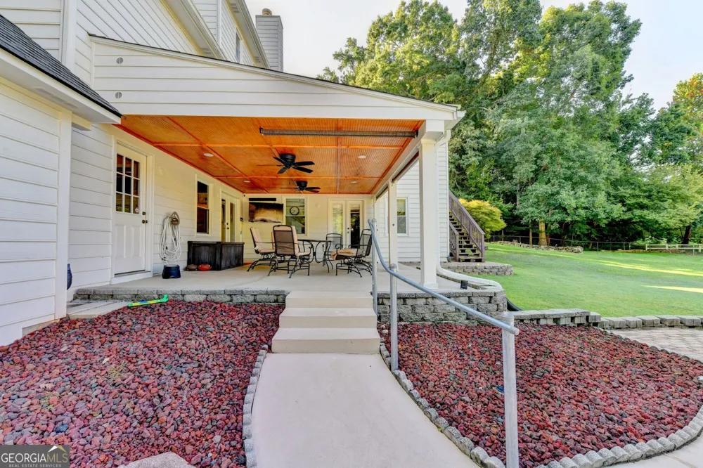 2100 Oak Village LN Lawrenceville, GA 30043