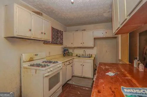 3302 Glenco DR Decatur, GA 30032