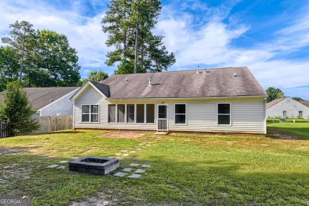 606 Mayfern Trace Fairburn, GA 30213