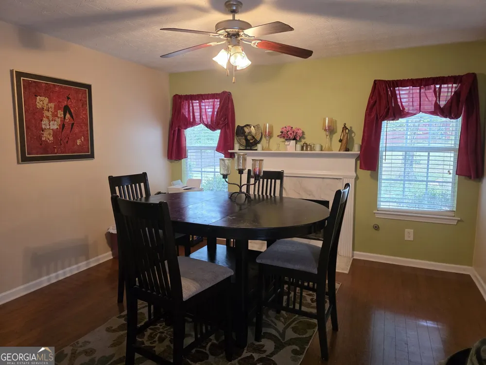 37 Virginia AVE Sharpsburg, GA 30277