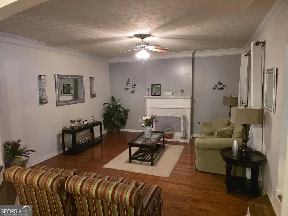 37 Virginia AVE Sharpsburg, GA 30277