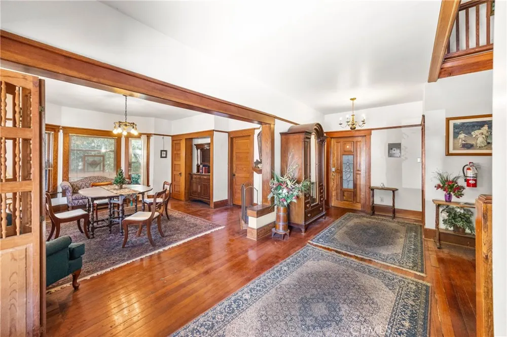 419 Cedar Long Beach, CA 90802