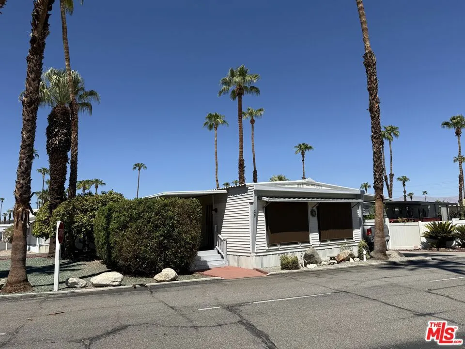 429 Butterfield Cathedral City, CA 92234