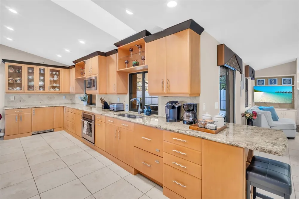 1374 VIEWTOP DRIVE Clearwater, FL 33764