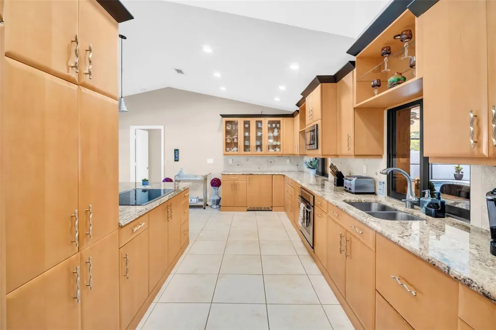 1374 VIEWTOP DRIVE Clearwater, FL 33764