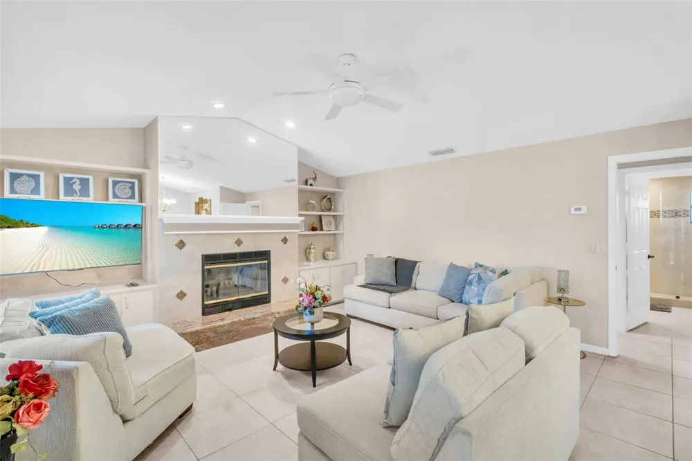 1374 VIEWTOP DRIVE Clearwater, FL 33764