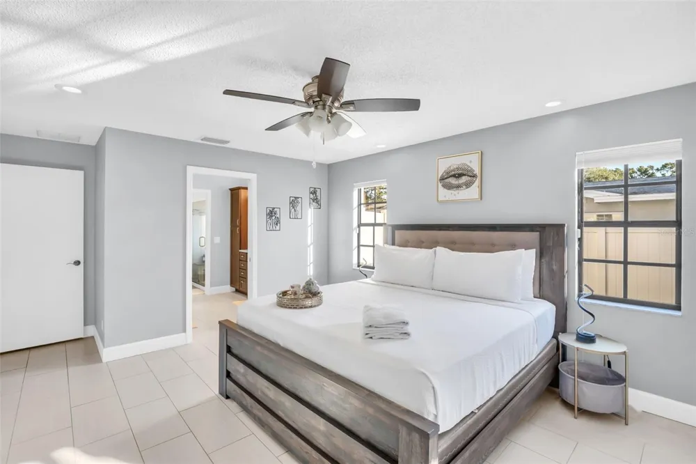 1374 VIEWTOP DRIVE Clearwater, FL 33764