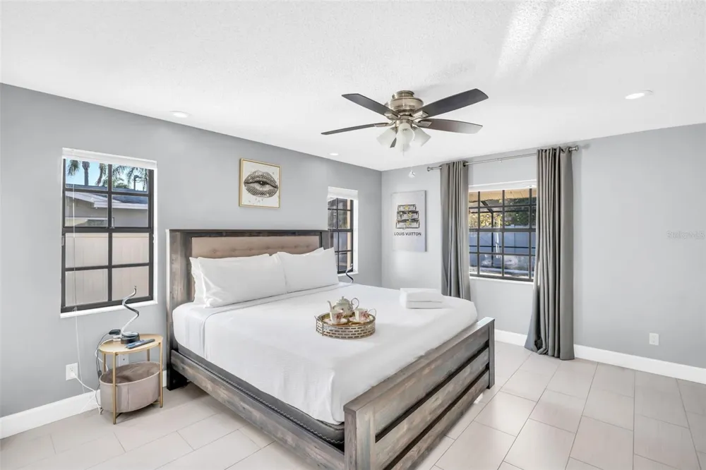 1374 VIEWTOP DRIVE Clearwater, FL 33764