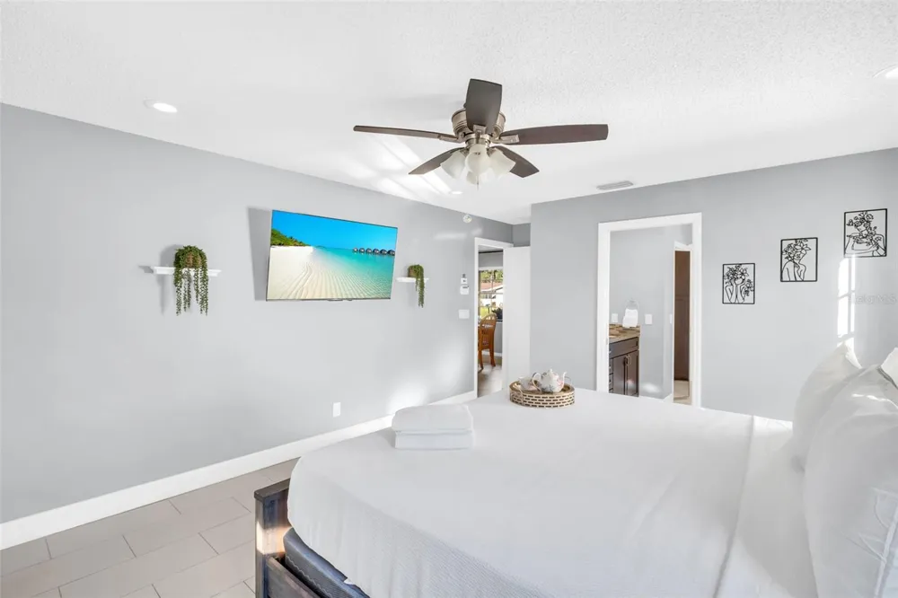 1374 VIEWTOP DRIVE Clearwater, FL 33764