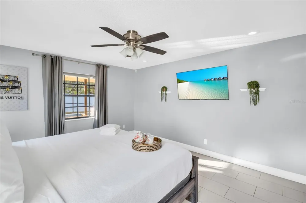 1374 VIEWTOP DRIVE Clearwater, FL 33764