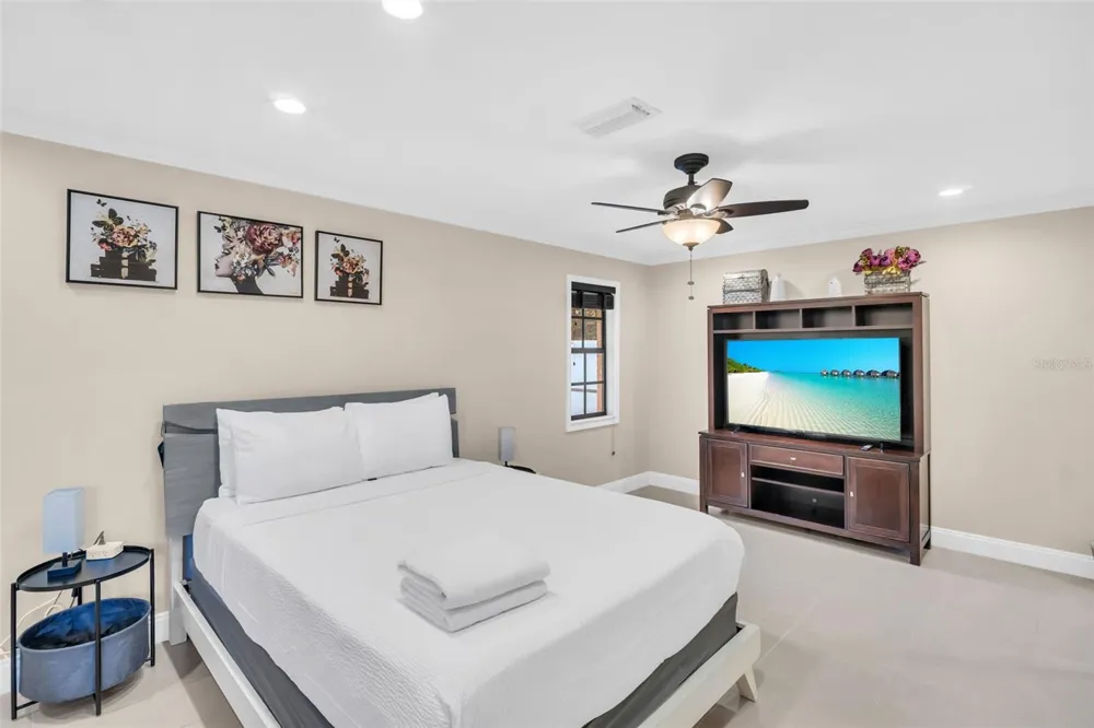 1374 VIEWTOP DRIVE Clearwater, FL 33764