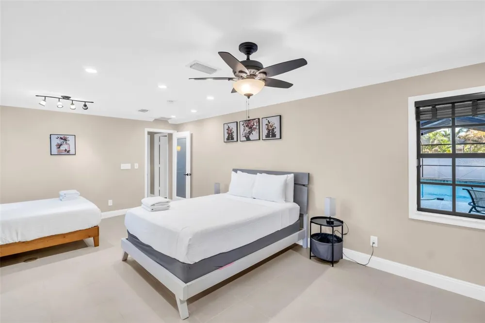 1374 VIEWTOP DRIVE Clearwater, FL 33764