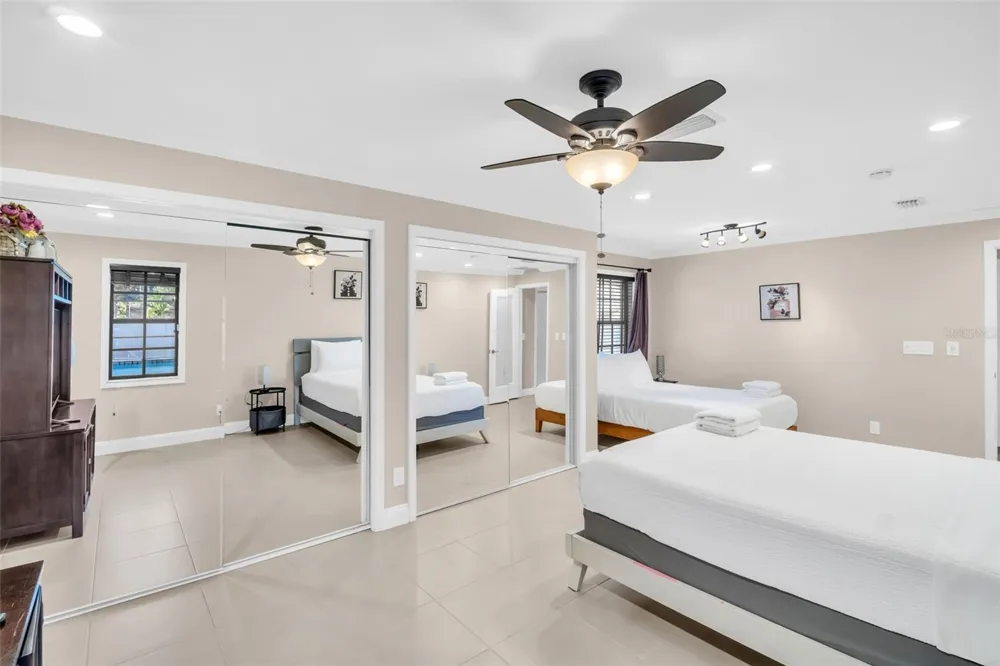 1374 VIEWTOP DRIVE Clearwater, FL 33764