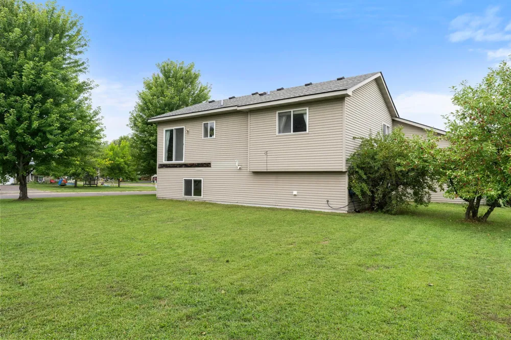 2033 Joes Lake Road SE Cambridge, MN 55008