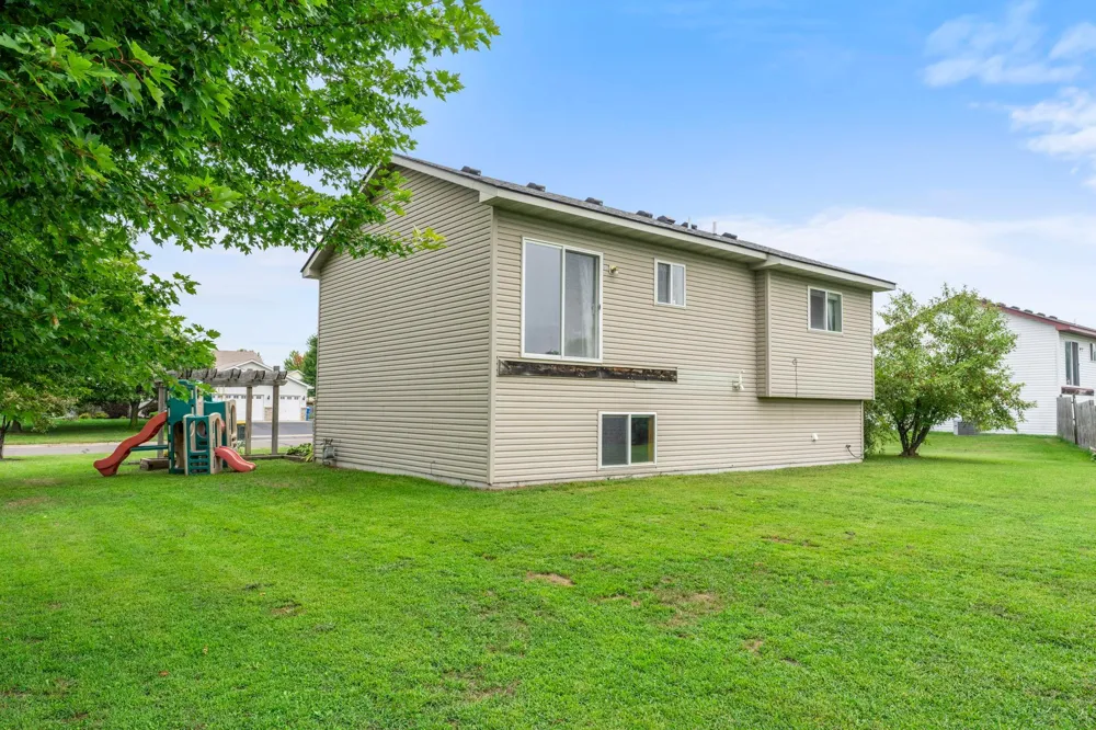 2033 Joes Lake Road SE Cambridge, MN 55008