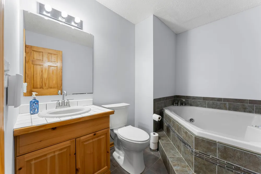 2033 Joes Lake Road SE Cambridge, MN 55008