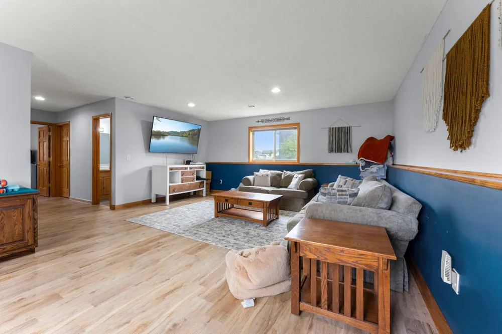 2033 Joes Lake Road SE Cambridge, MN 55008