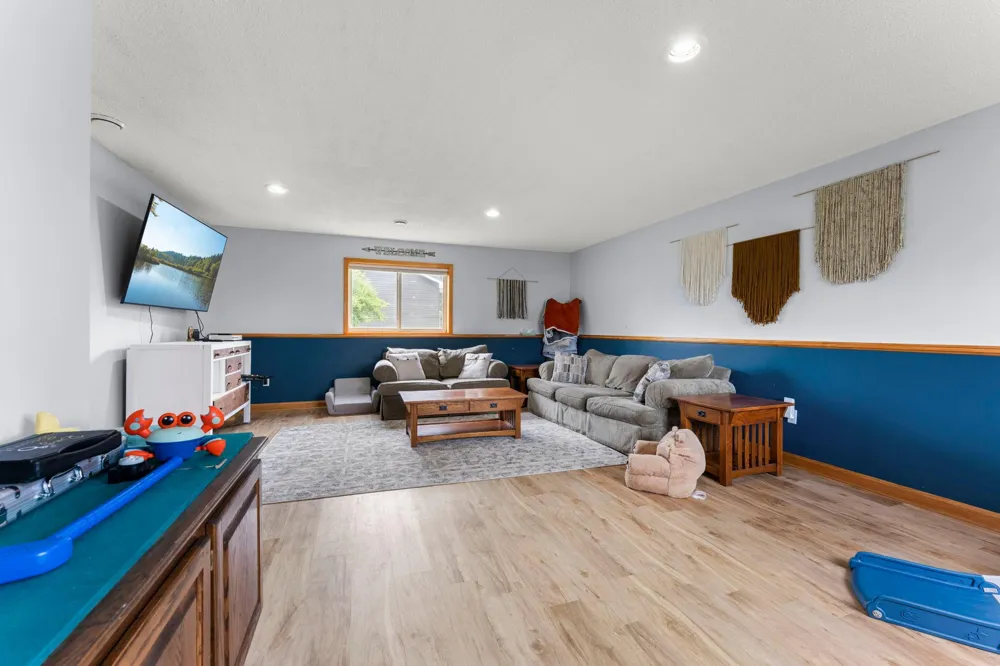 2033 Joes Lake Road SE Cambridge, MN 55008
