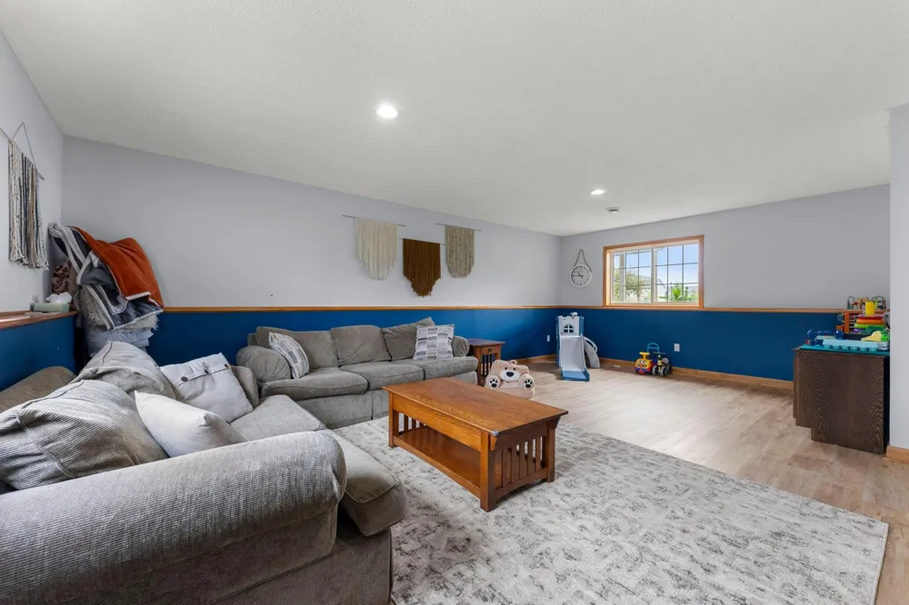 2033 Joes Lake Road SE Cambridge, MN 55008