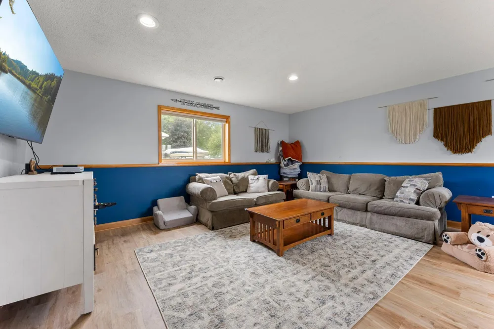 2033 Joes Lake Road SE Cambridge, MN 55008
