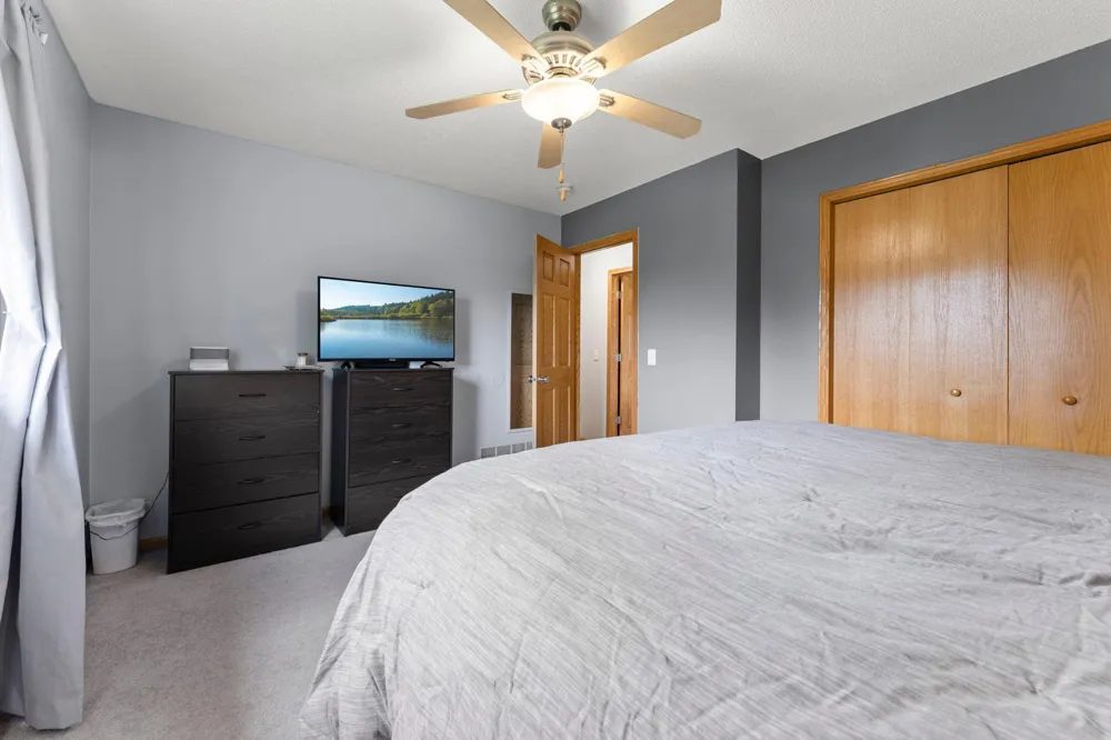 2033 Joes Lake Road SE Cambridge, MN 55008