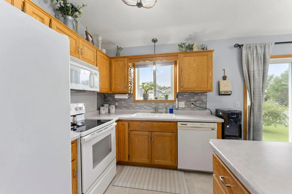 2033 Joes Lake Road SE Cambridge, MN 55008