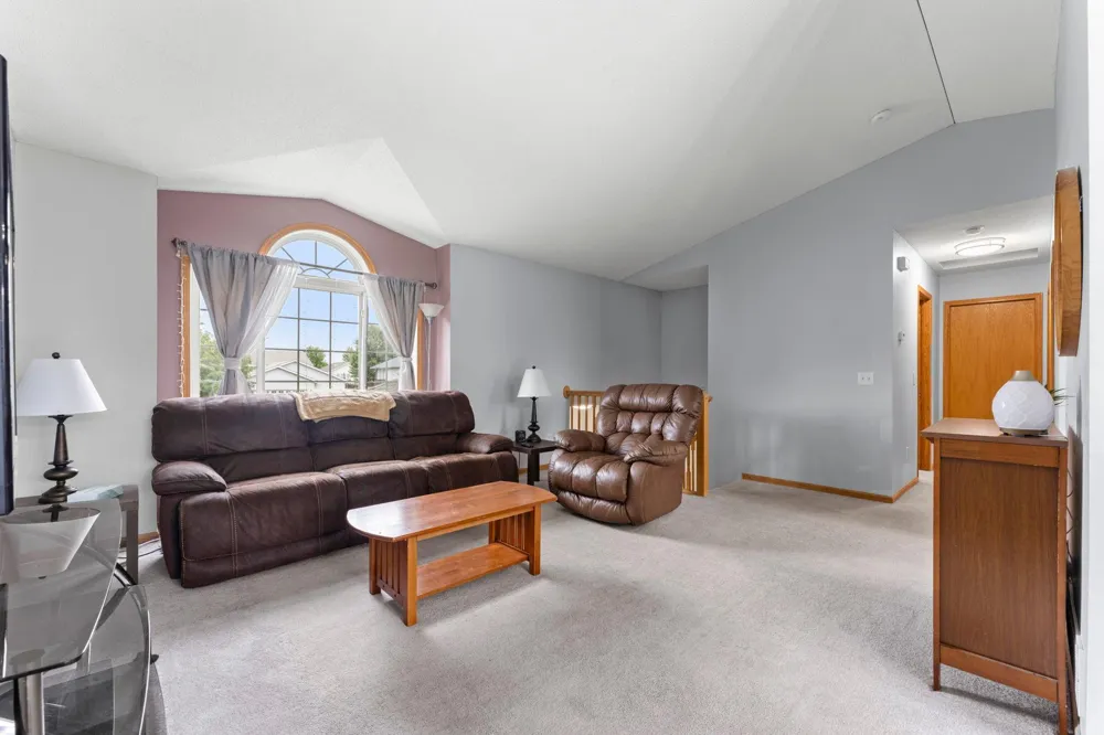 2033 Joes Lake Road SE Cambridge, MN 55008