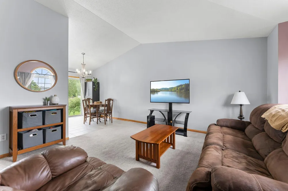 2033 Joes Lake Road SE Cambridge, MN 55008