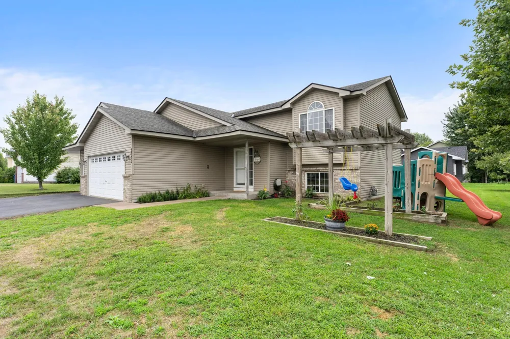 2033 Joes Lake Road SE Cambridge, MN 55008