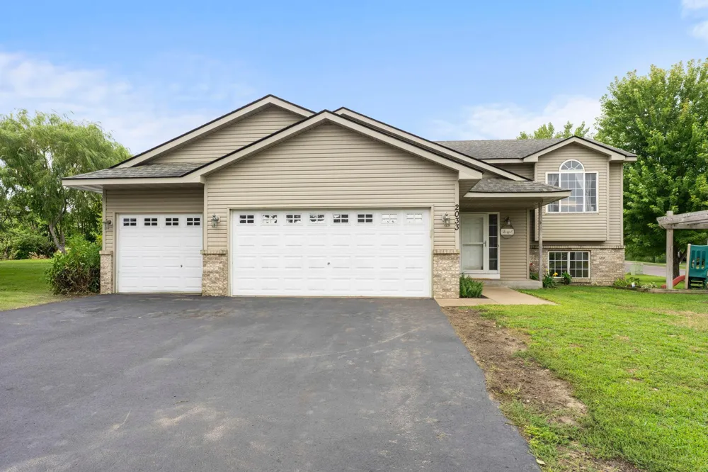 2033 Joes Lake Road SE Cambridge, MN 55008