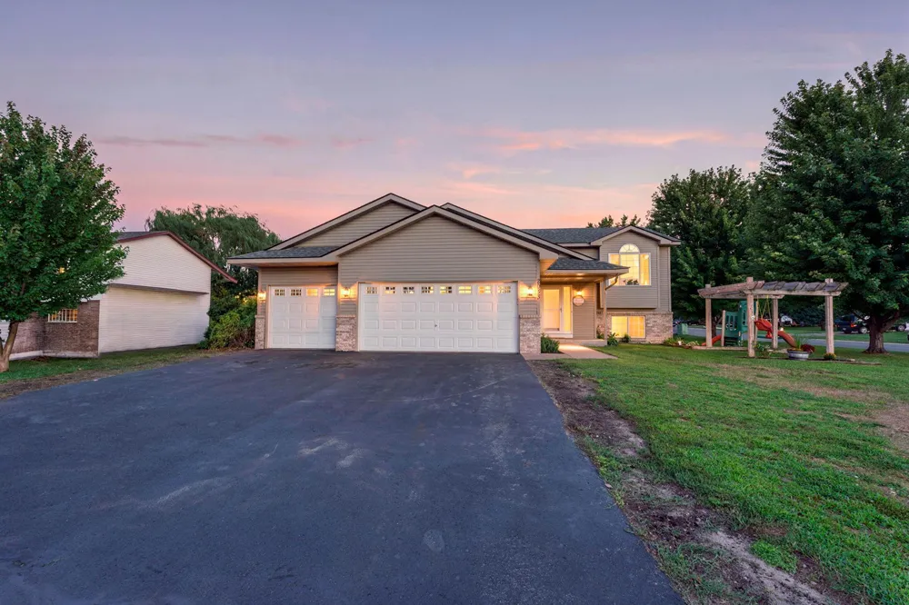 2033 Joes Lake Road SE Cambridge, MN 55008