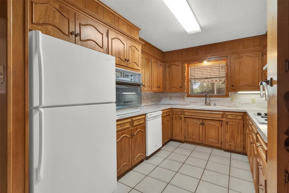1520 W Main Street Denison, TX 75020