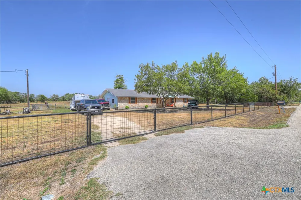 307 Valley Acres Drive New Braunfels, TX 78130