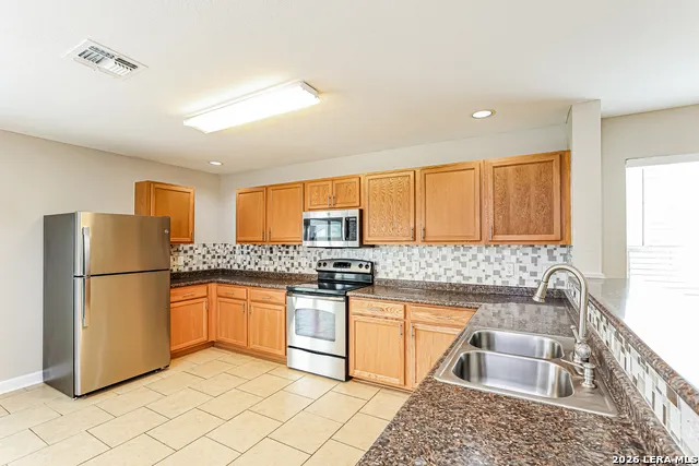6026 PLUMBAGO PL San Antonio, TX 78218