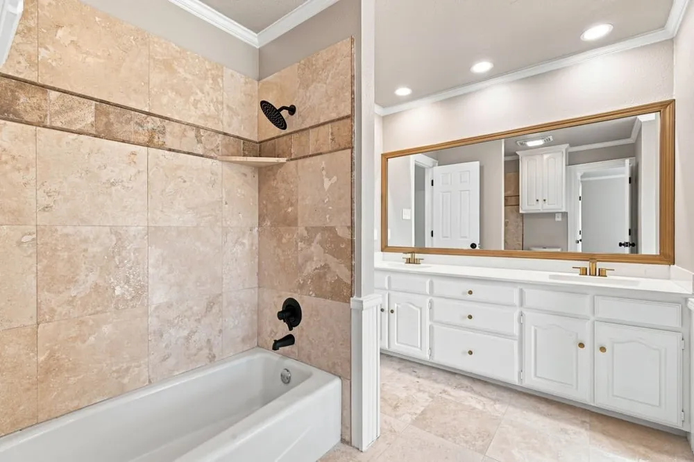 4705 Villa Vera Drive Arlington, TX 76017