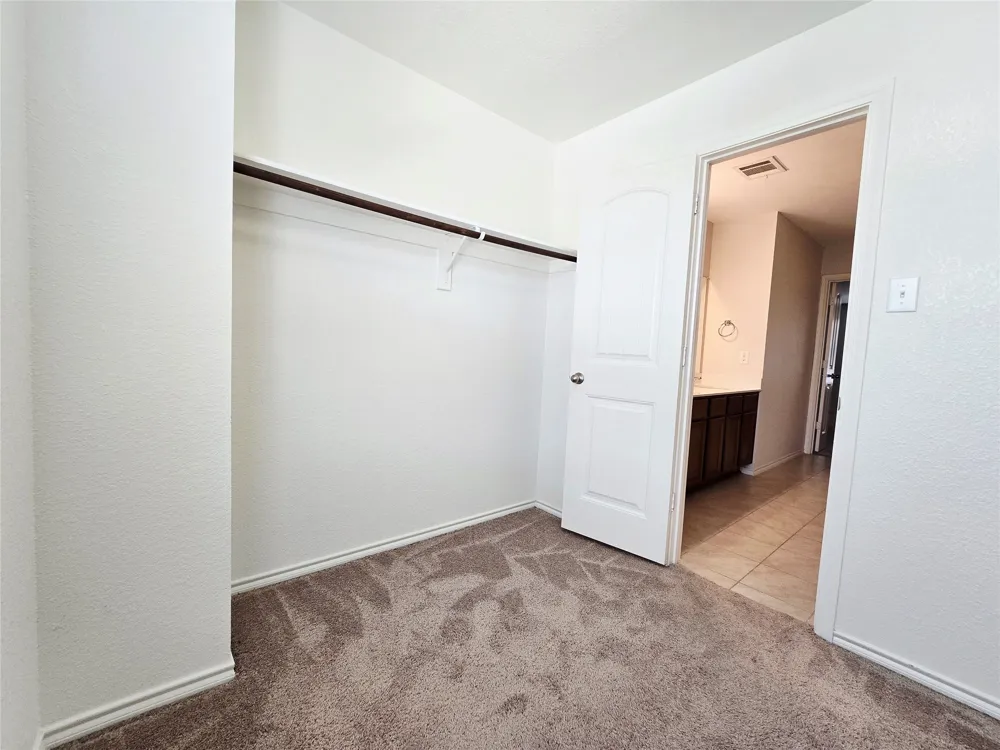 2512 Brentwood Drive Lancaster, TX 75134