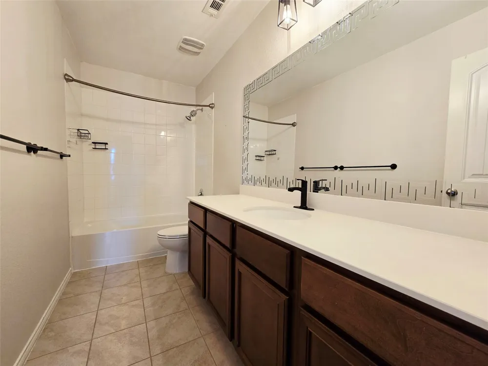 2512 Brentwood Drive Lancaster, TX 75134