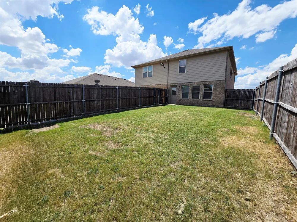 2512 Brentwood Drive Lancaster, TX 75134