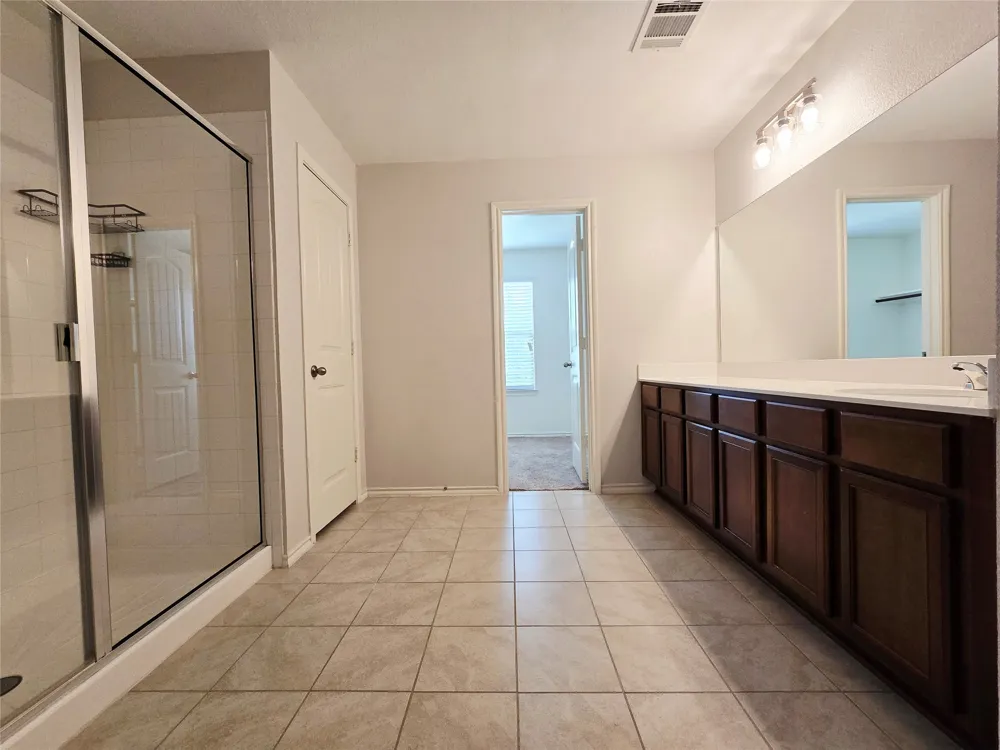 2512 Brentwood Drive Lancaster, TX 75134