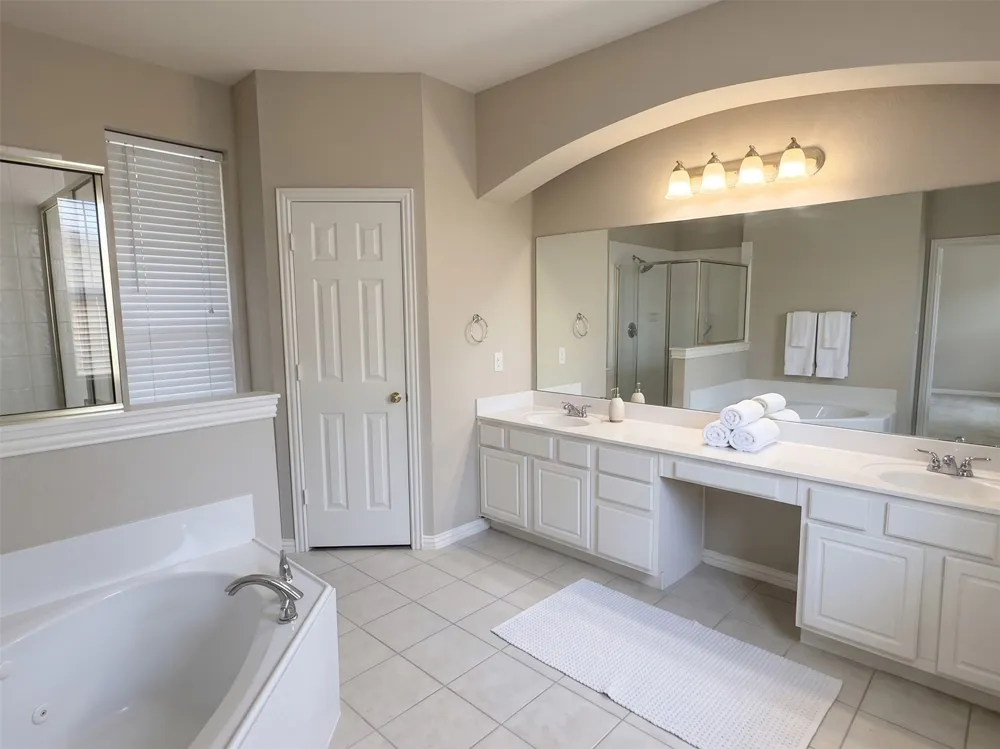 9314 Royal Burgess Drive Rowlett, TX 75089