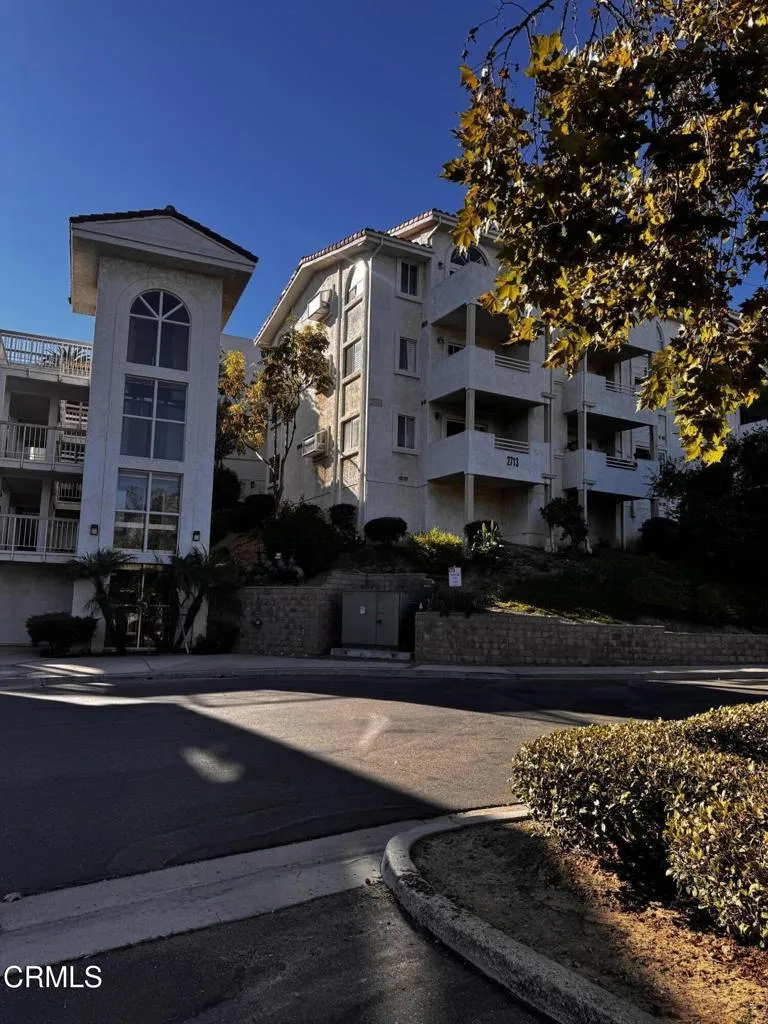 2713 Antonio Drive #203 Camarillo, CA 93010