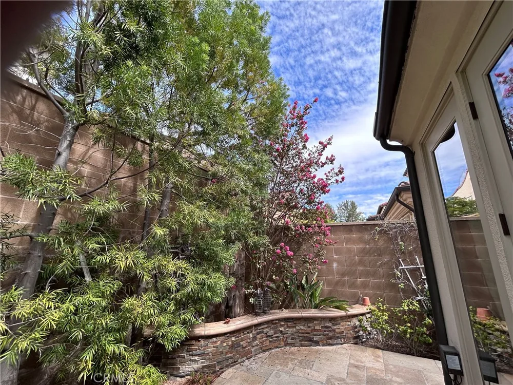 63 Elmdale Irvine, CA 92620
