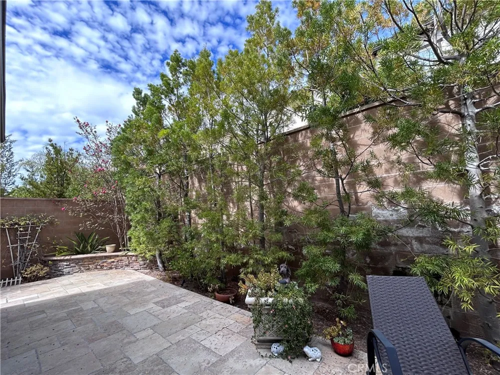 63 Elmdale Irvine, CA 92620