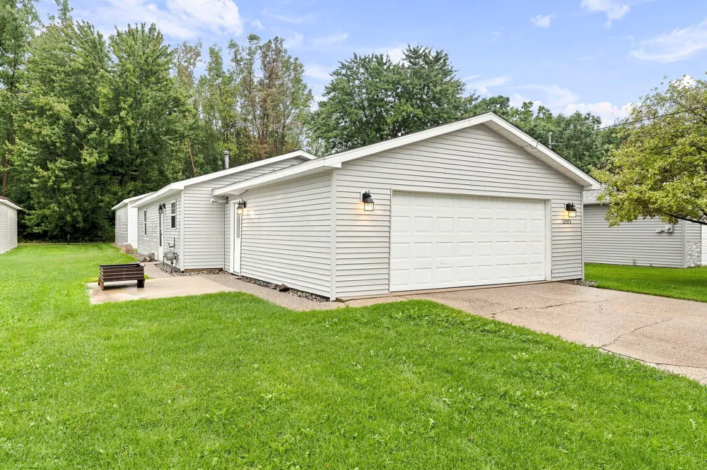 12973 Roughys Drive Wayland, MI 49348