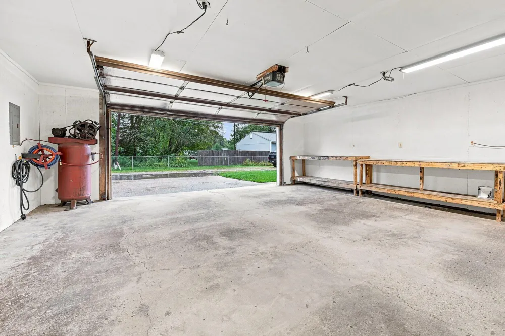 12973 Roughys Drive Wayland, MI 49348