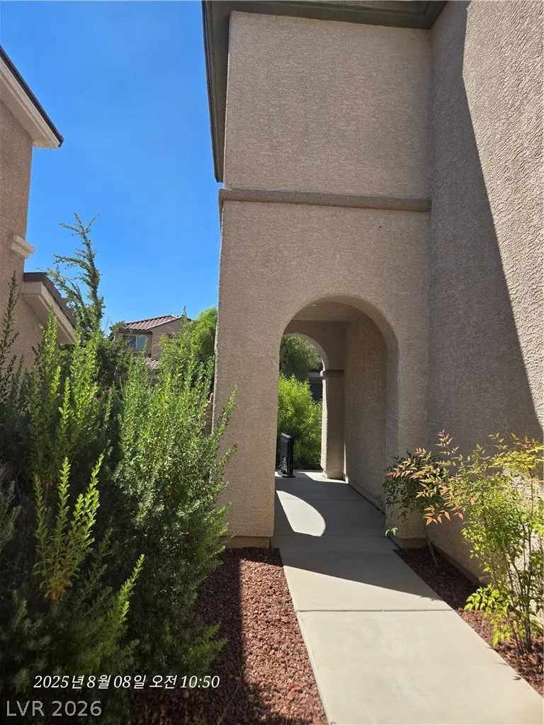 11232 Woodland Violet Avenue Las Vegas, NV 89138