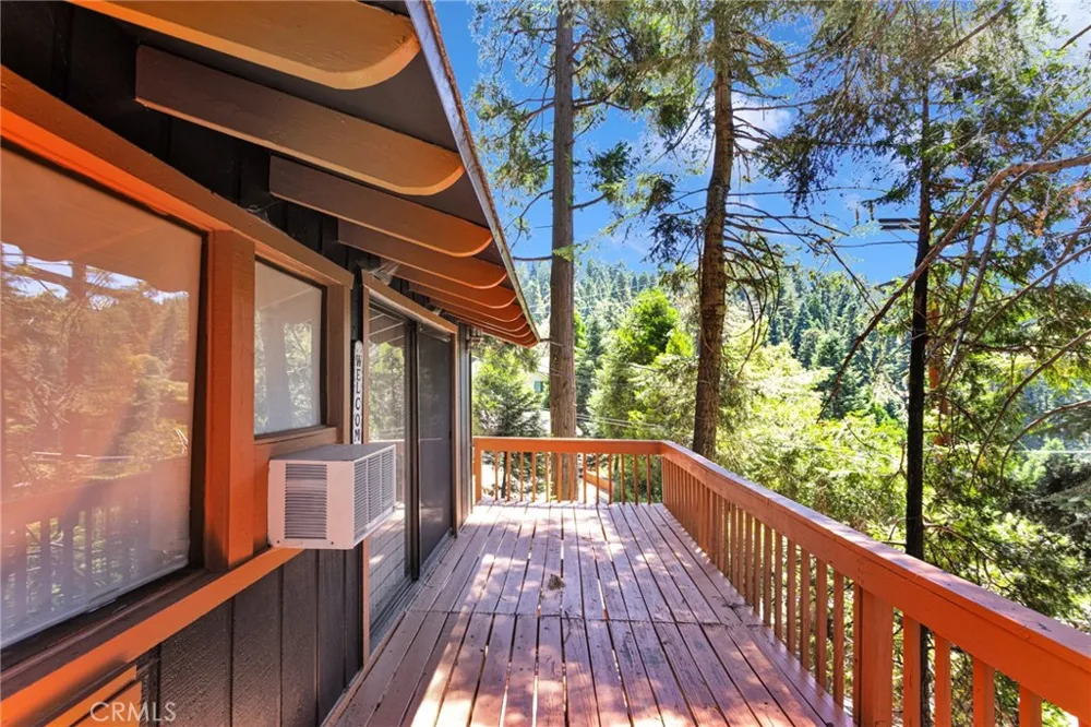 739 Lake Lake Arrowhead, CA 92385