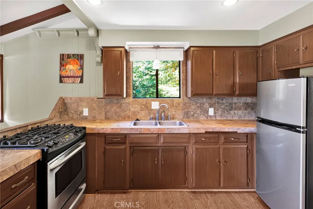 739 Lake Lake Arrowhead, CA 92385