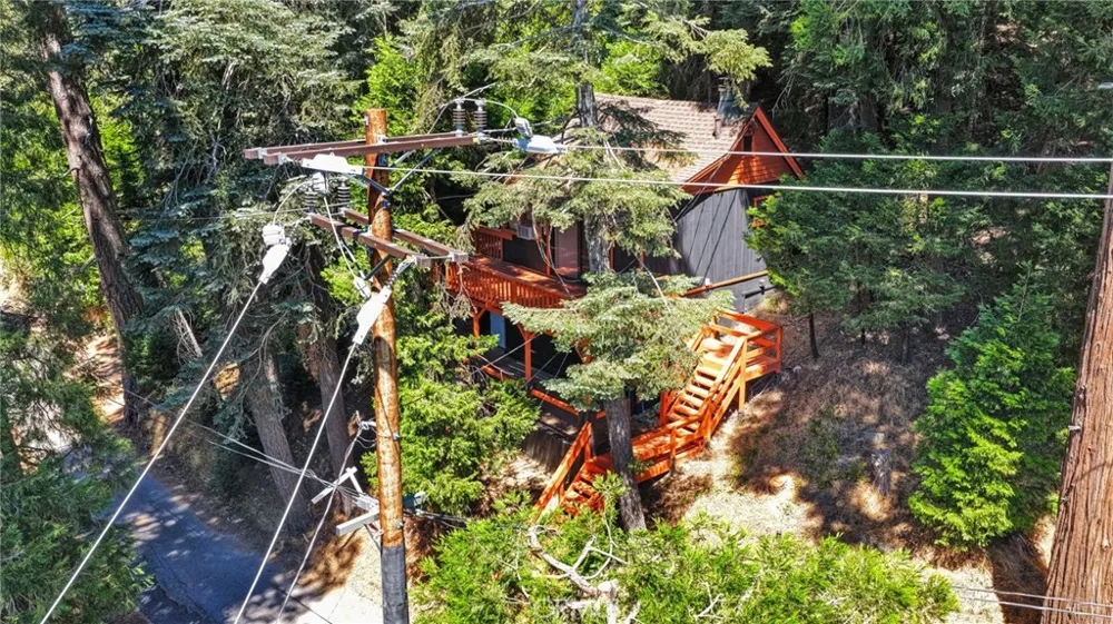 739 Lake Lake Arrowhead, CA 92385
