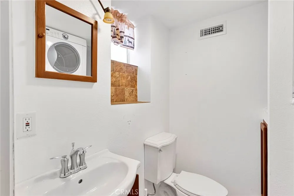 739 Lake Lake Arrowhead, CA 92385